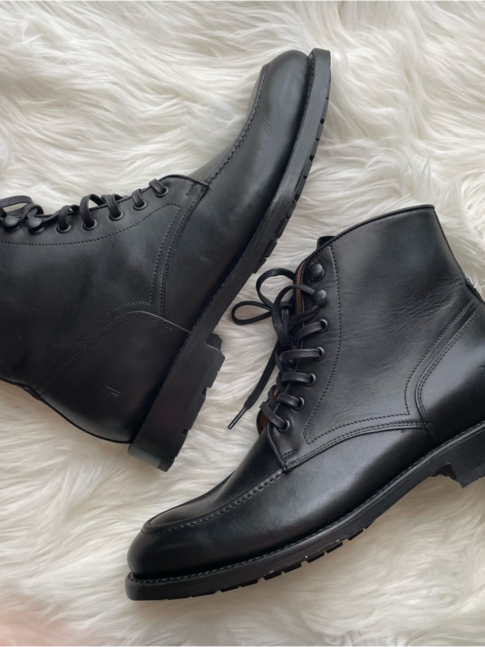 Frye Men’s 9.5 Boots